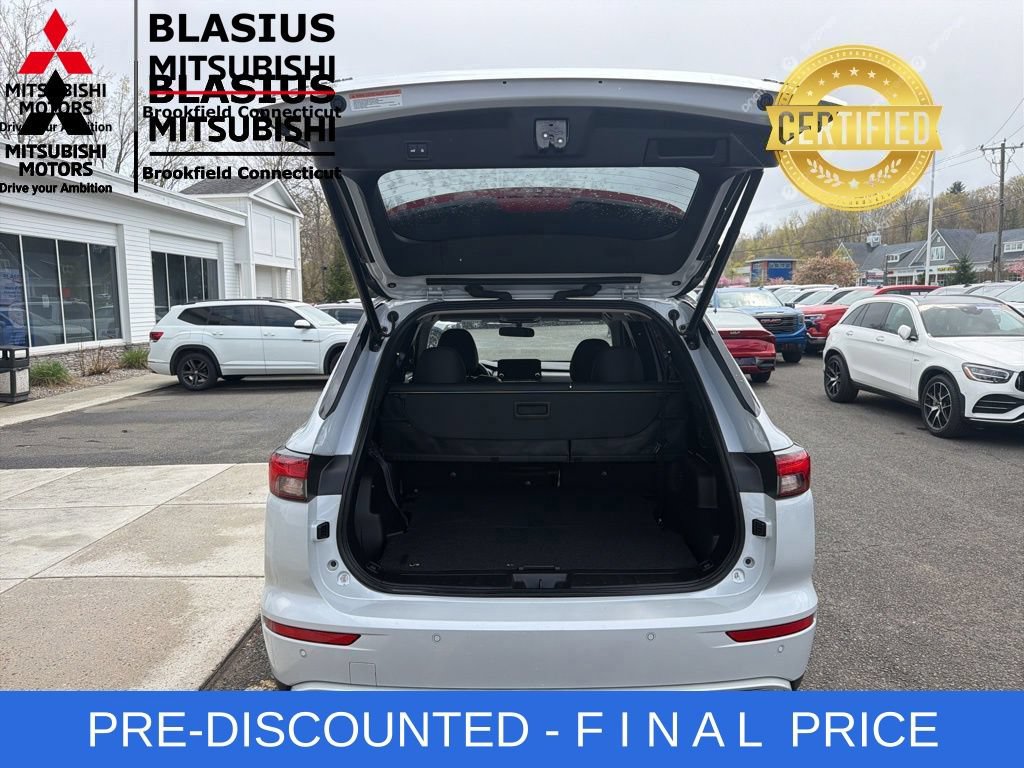 Used 2023 Mitsubishi Outlander 4WD Plug-In Hybrid image 7