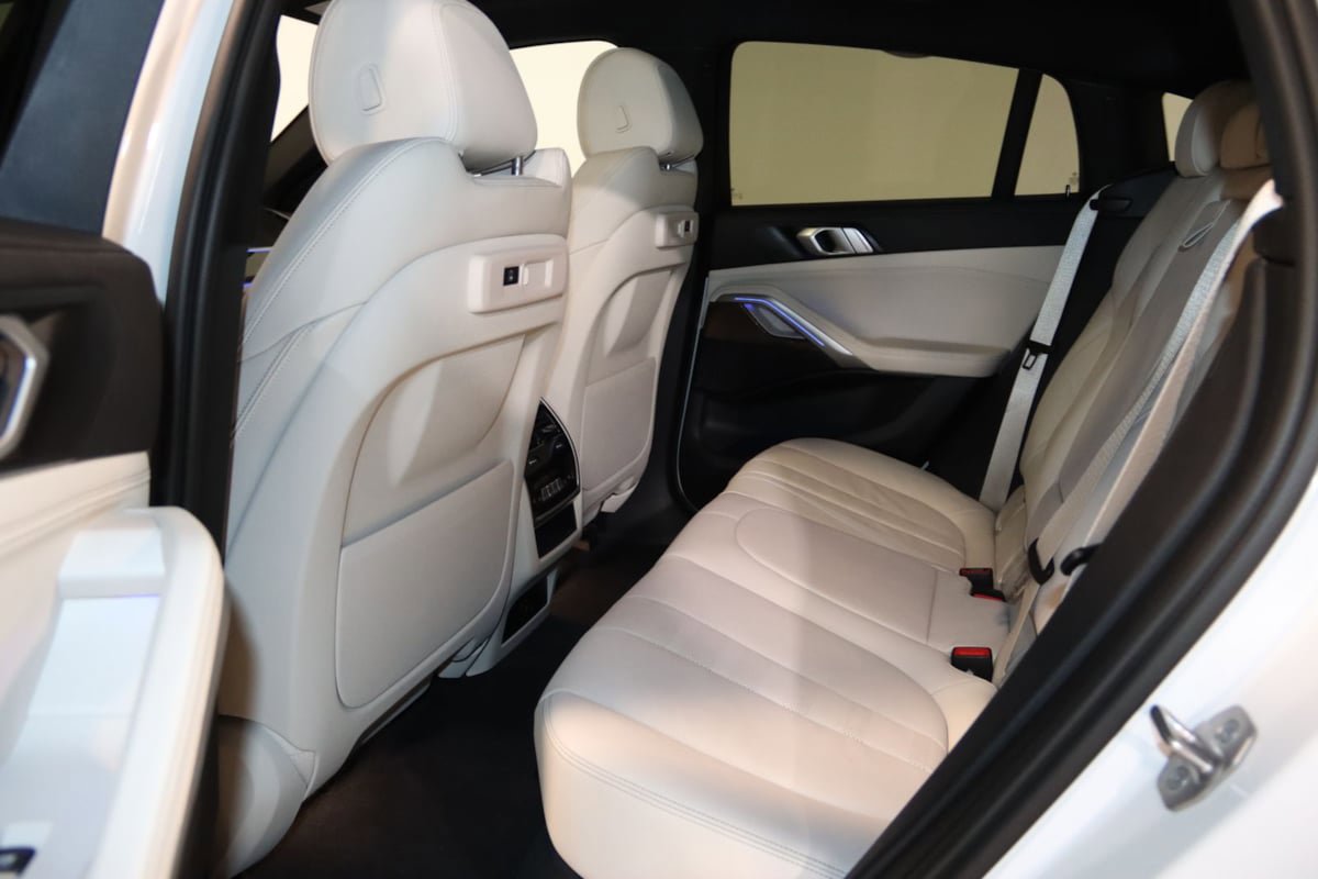 Used 2022 BMW X6 xDrive40i AWD/4WD image 57