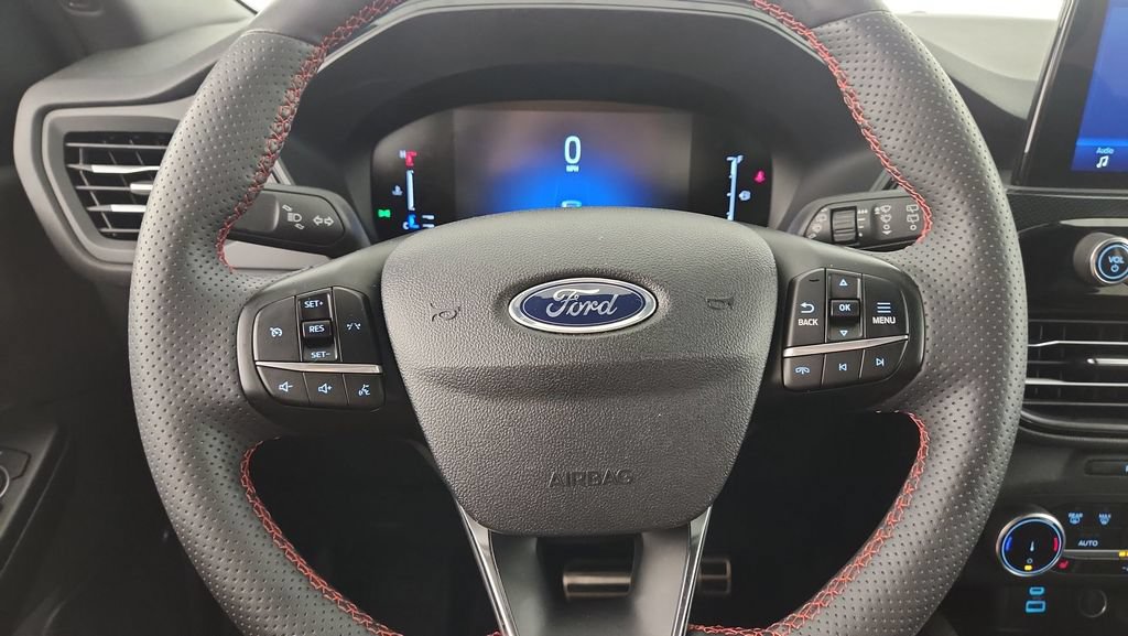 Used 2023 Ford Escape ST-Line AWD/4WD image 12