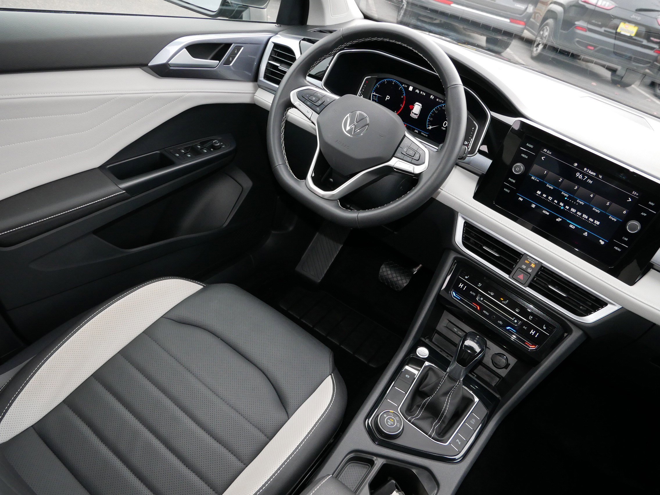 Certified 2025 Volkswagen Taos SEL image 9