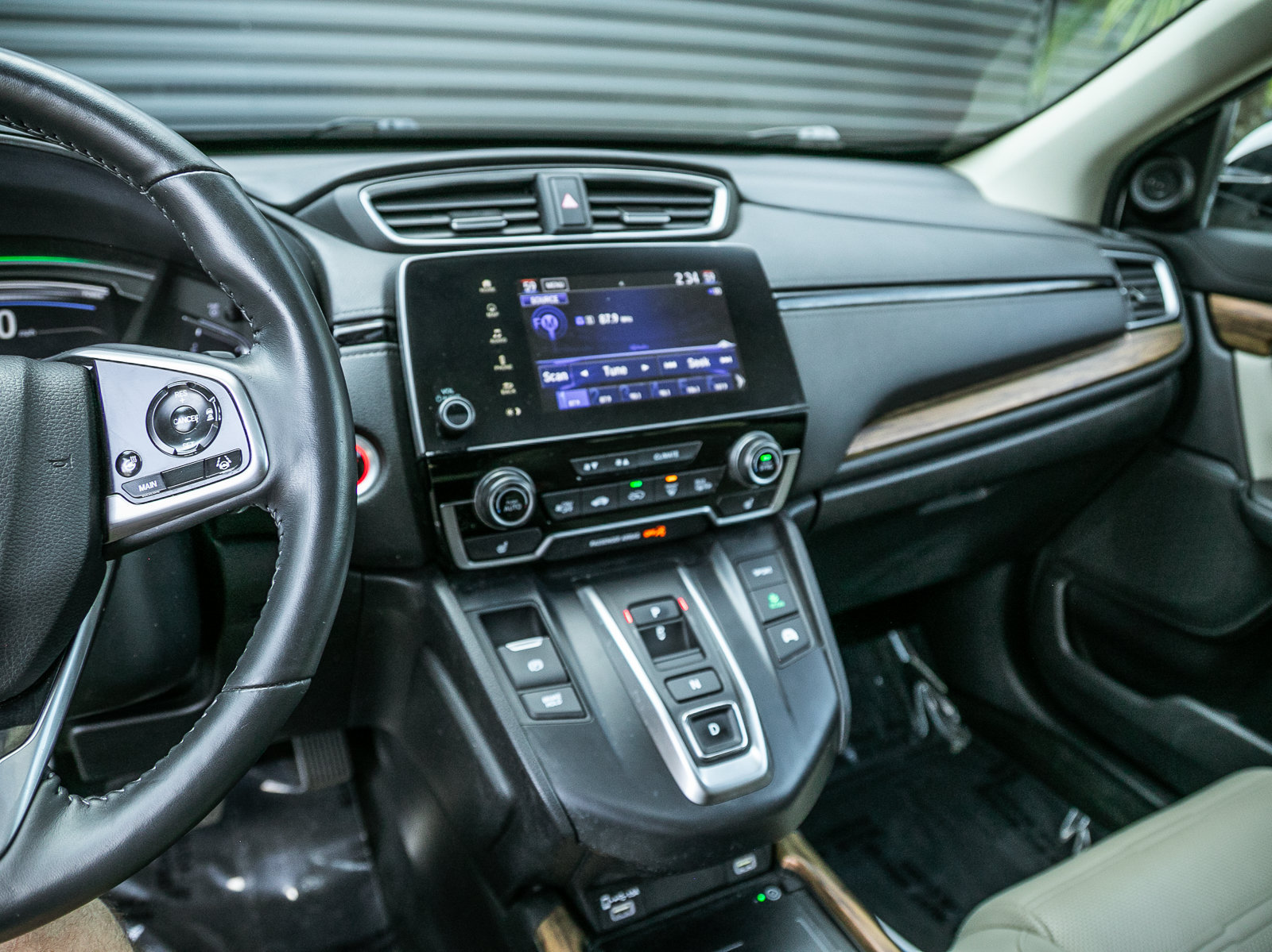Used 2021 Honda CR-V Touring image 13