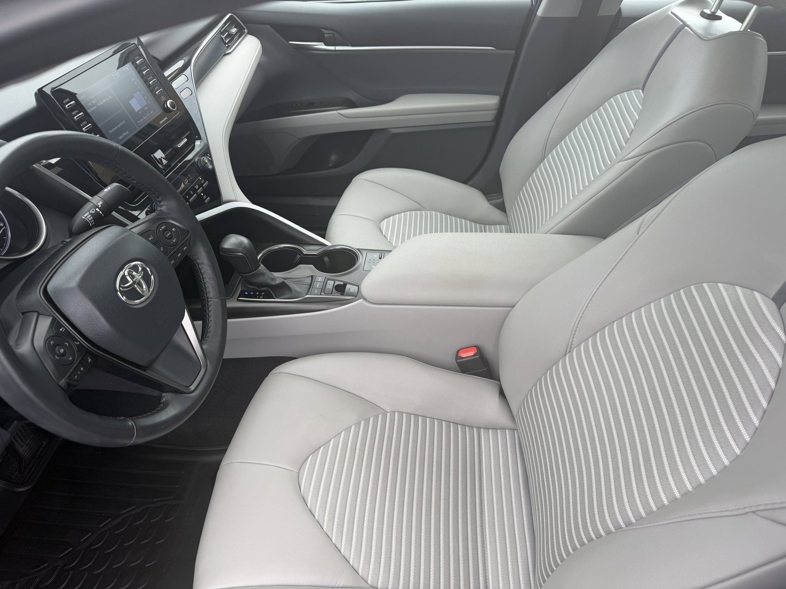 Used 2024 Toyota Camry SE w/ Cold Weather Package AWD/4WD image 11