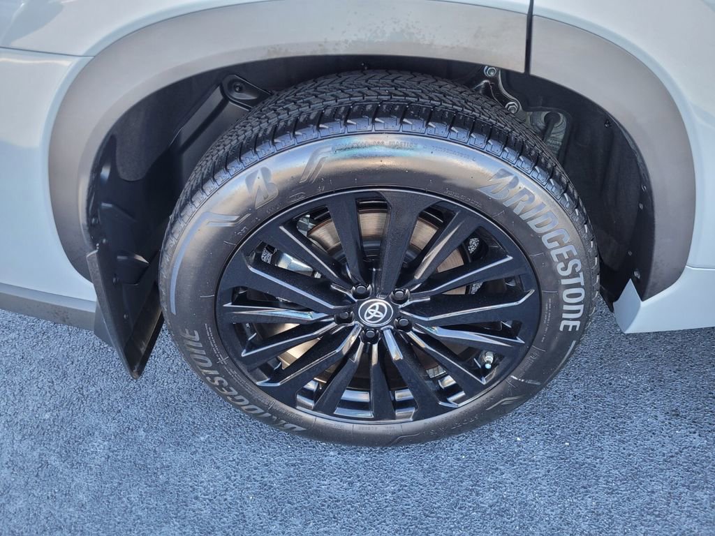 Certified 2025 Toyota Highlander XSE AWD/4WD image 14