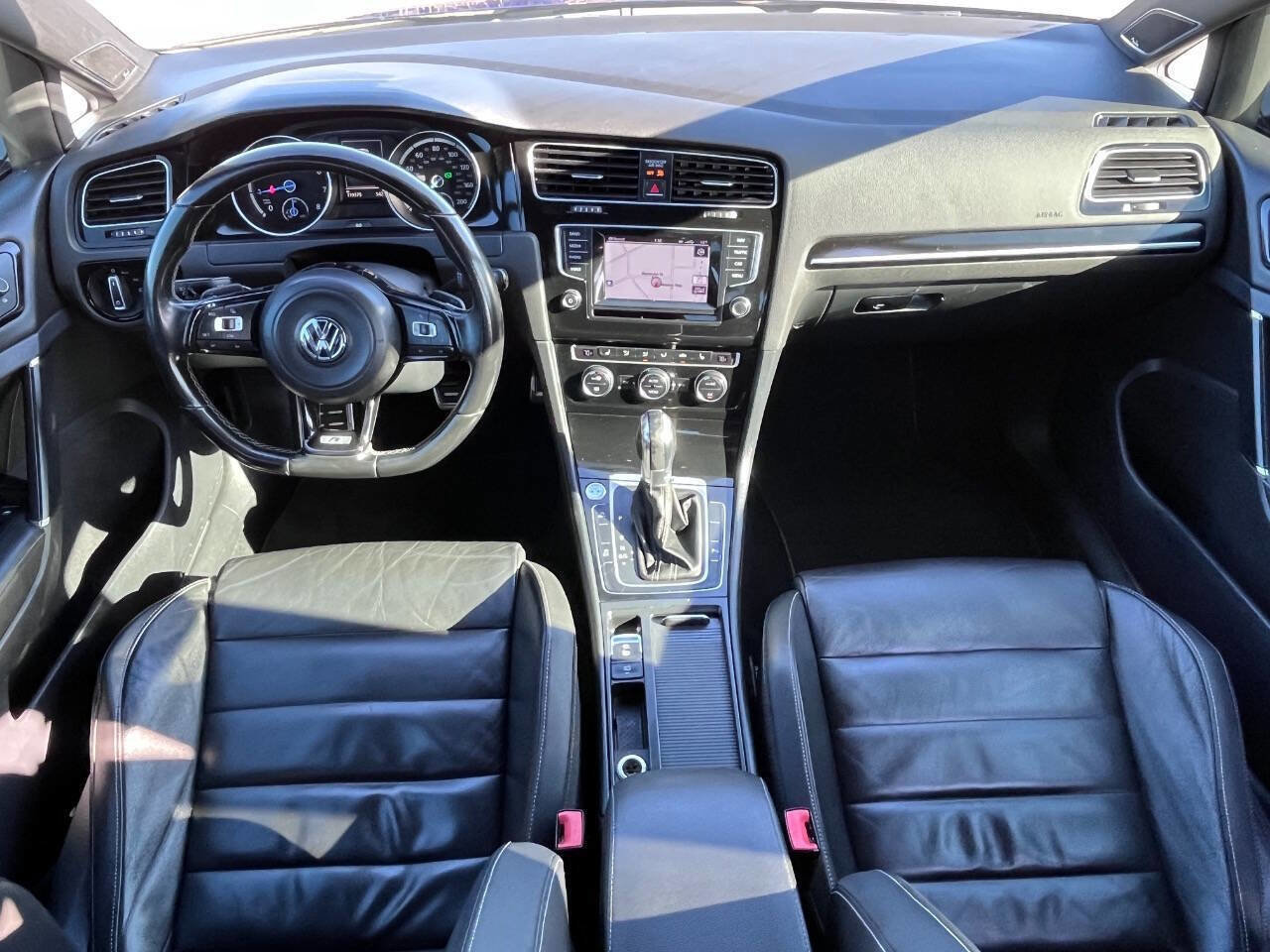 Used 2015 Volkswagen Golf R 4-Door image 26