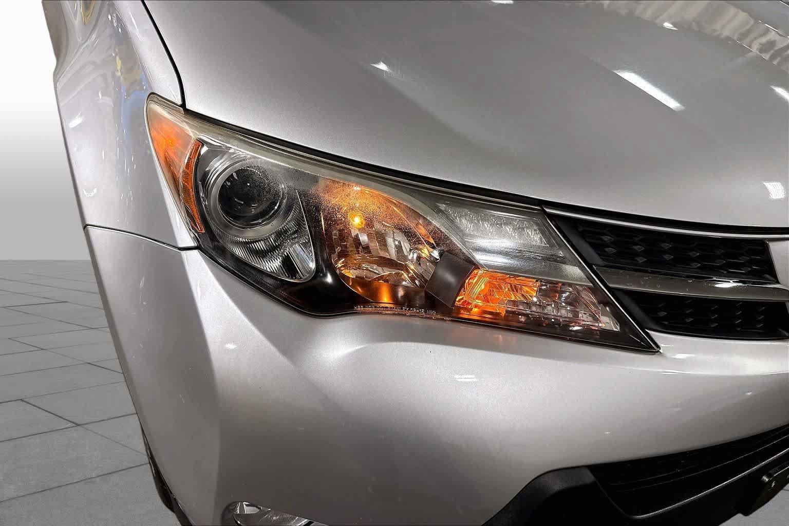 Used 2015 Toyota RAV4 XLE AWD/4WD image 28