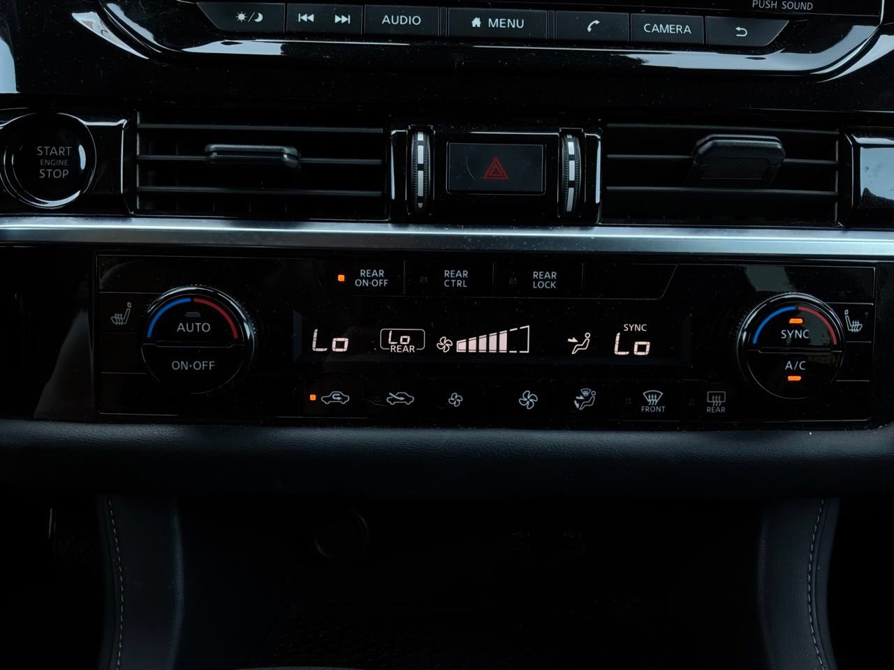 Used 2025 Nissan Pathfinder SV AWD/4WD image 30