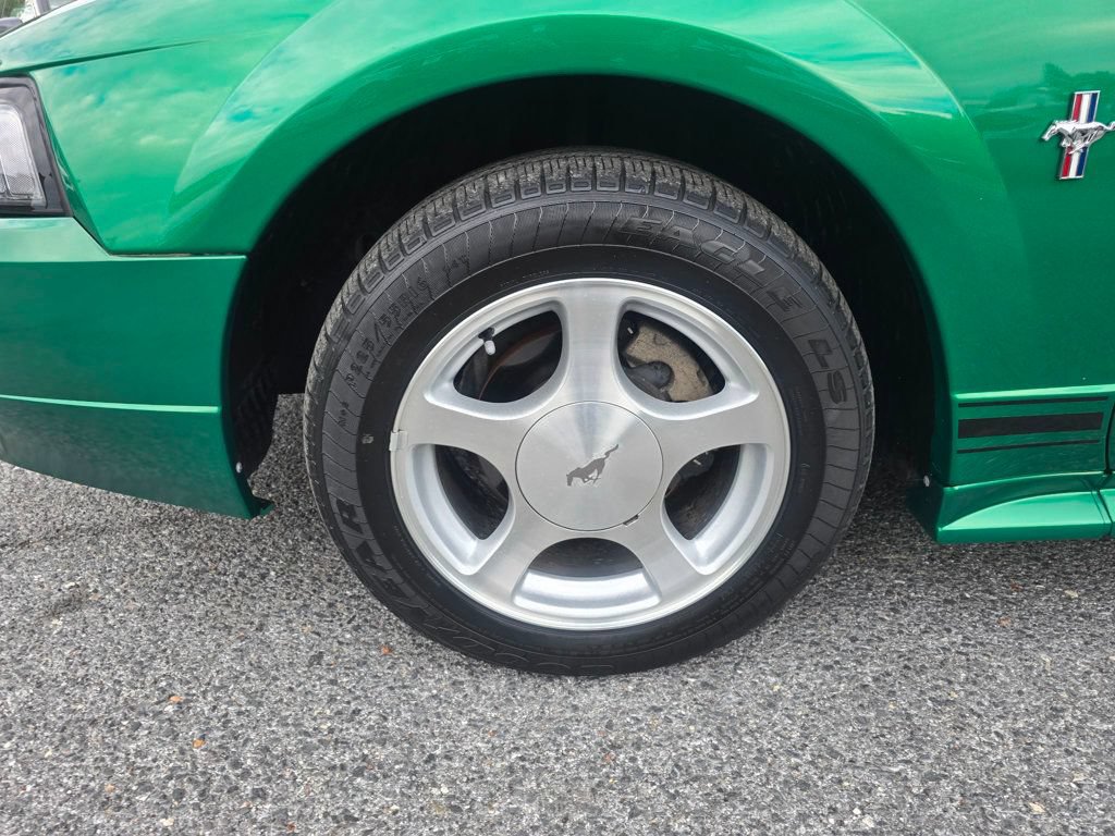 Used 2001 Ford Mustang Premium RWD image 15