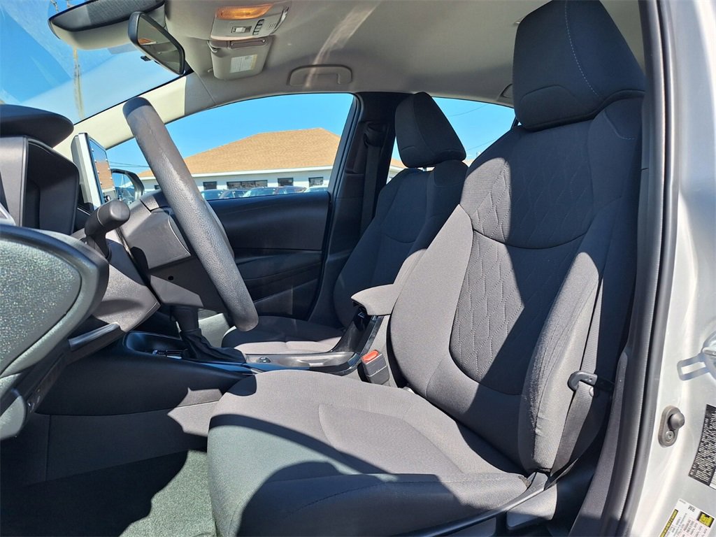 Used 2021 Toyota Corolla LE image 20