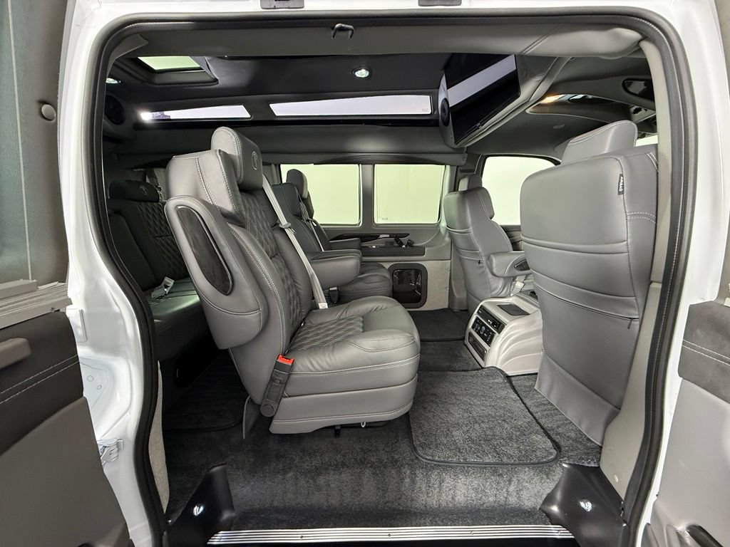 New 2026 Chevrolet Express 2500 w/ Driver Convenience Package RWD image 31