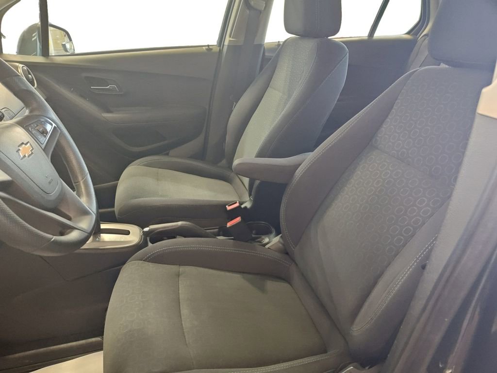 Used 2016 Chevrolet Trax LS AWD/4WD image 9
