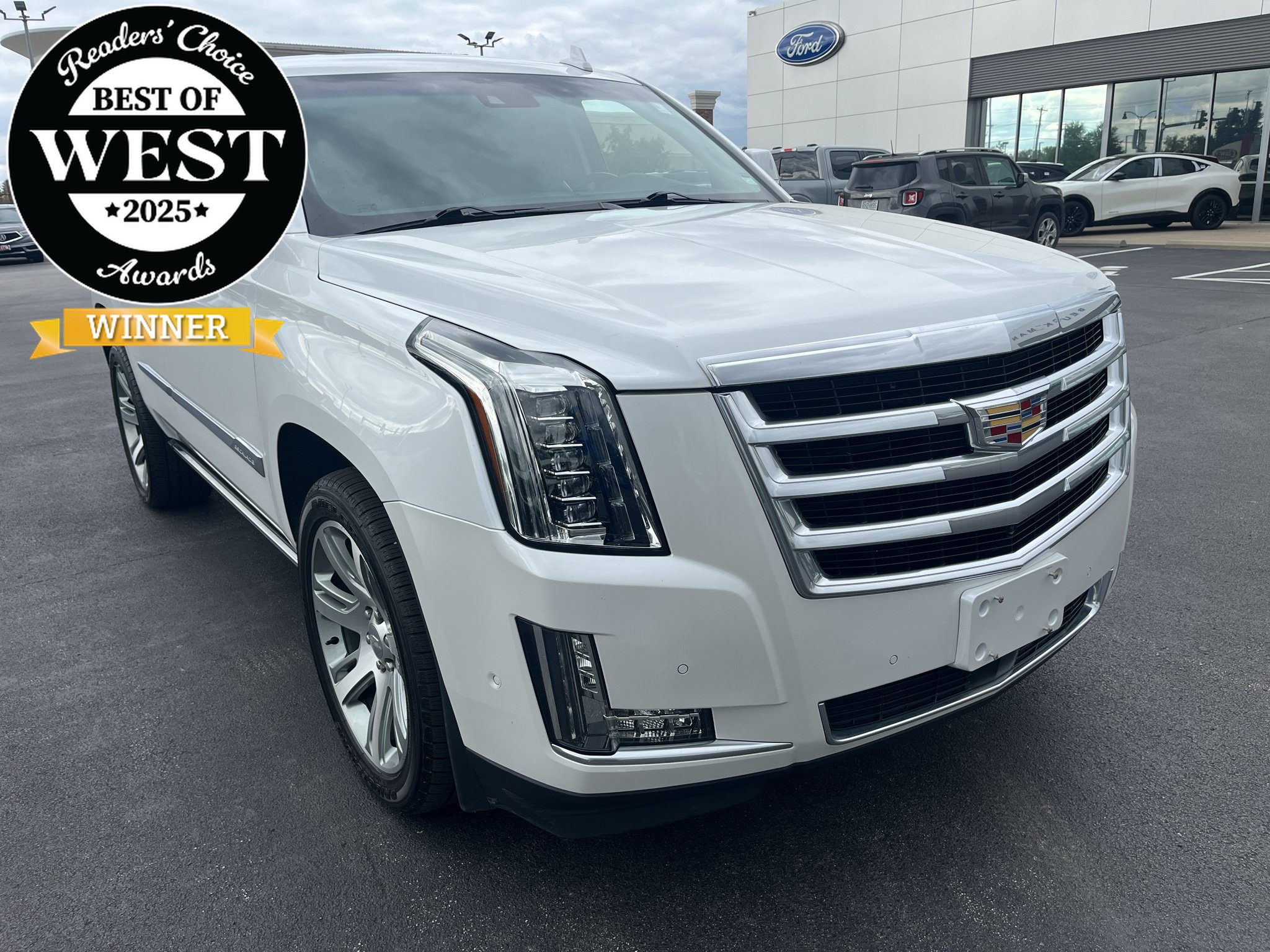 Used 2018 Cadillac Escalade Premium Luxury AWD/4WD image 1