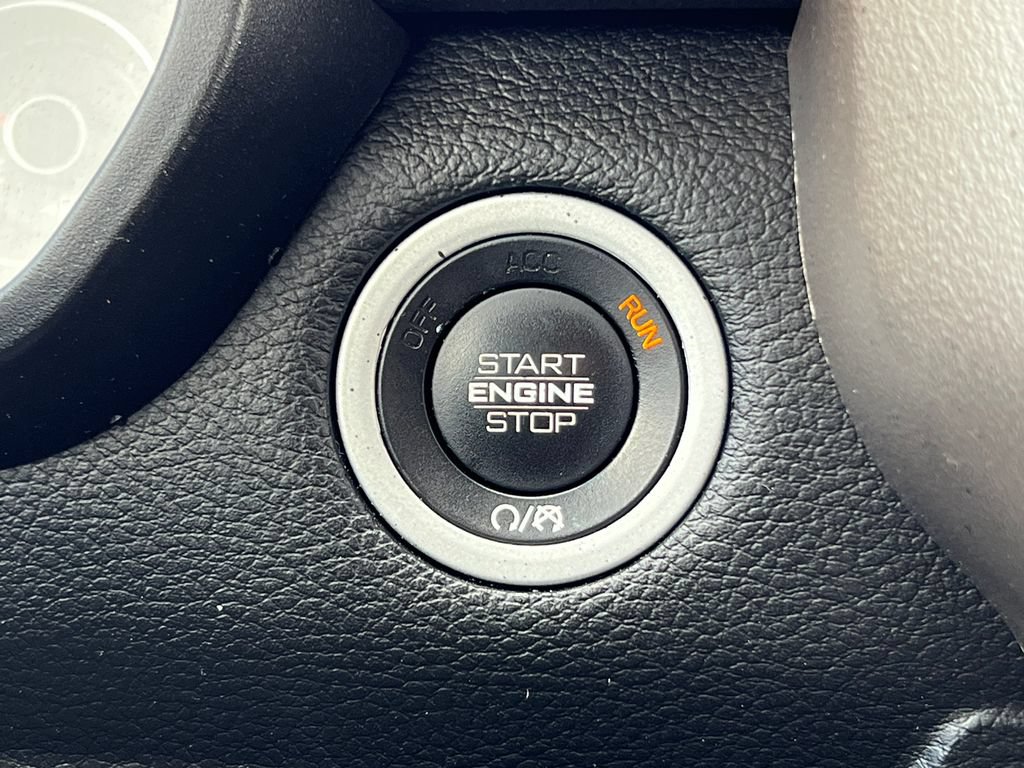 Used 2019 RAM 1500 Laramie AWD/4WD image 40