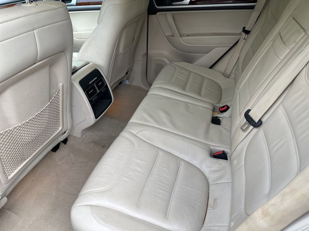 Used 2014 Volkswagen Touareg VR6 image 15