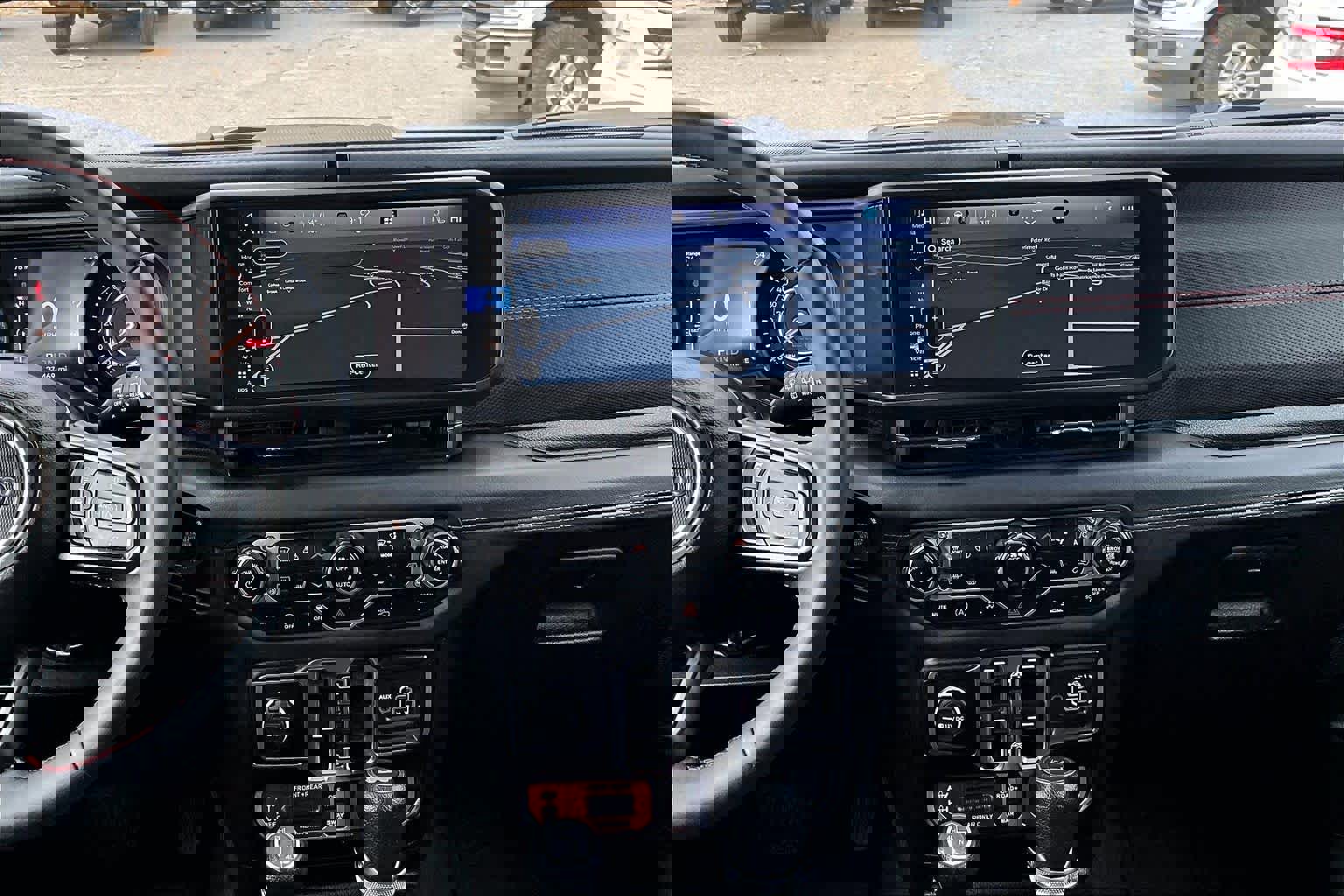 Used 2024 Jeep Wrangler Unlimited Rubicon w/ Technology Group image 7