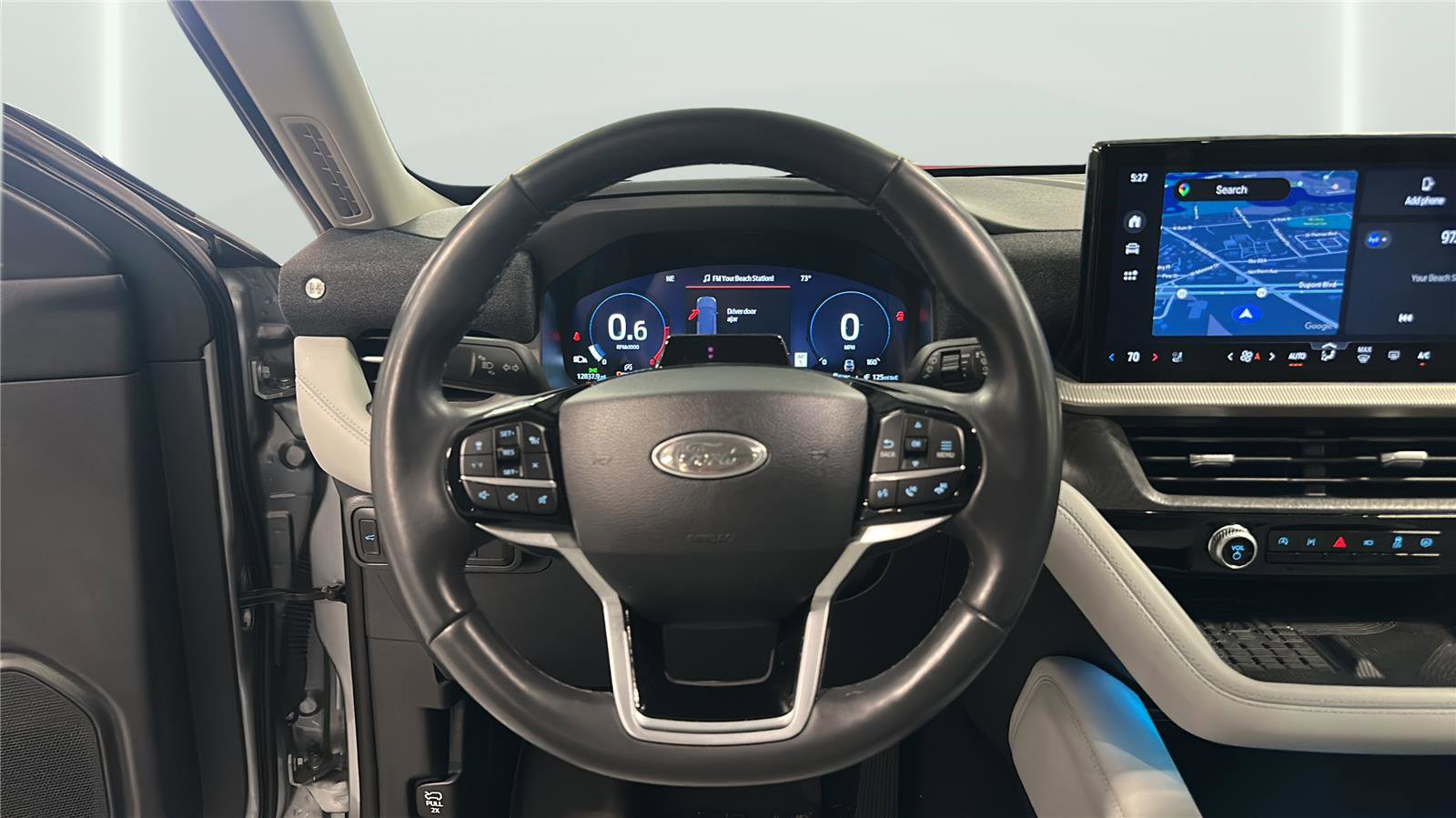 Used 2025 Ford Explorer Platinum w/ Ultimate Package image 12