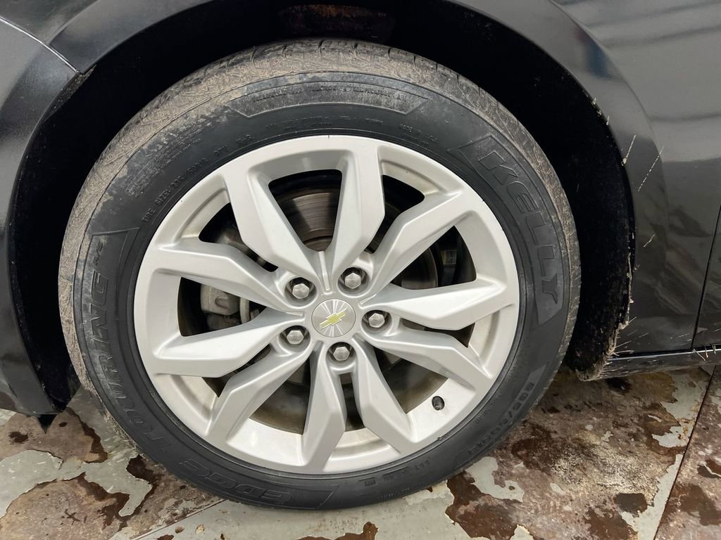 Used 2017 Chevrolet Impala LT image 25