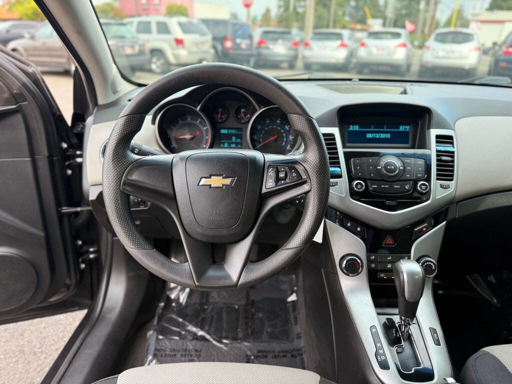 Used 2014 Chevrolet Cruze LS image 14