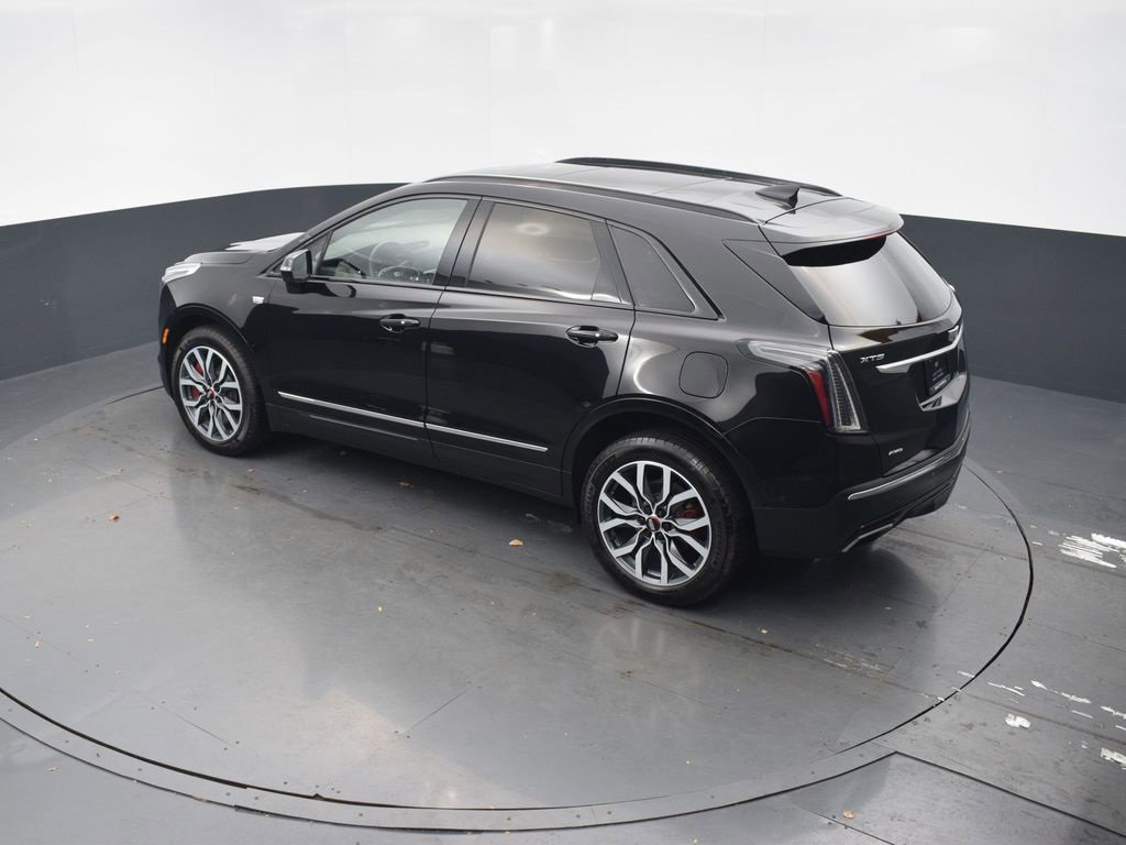 Certified 2024 Cadillac XT5 Sportv w/ LPO, Red Accent Package image 43