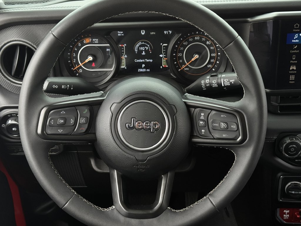 Used 2025 Jeep Wrangler Unlimited Rubicon AWD/4WD image 12
