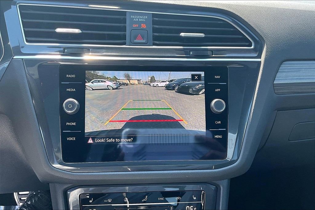 Used 2022 Volkswagen Tiguan SEL R-Line AWD/4WD image 14