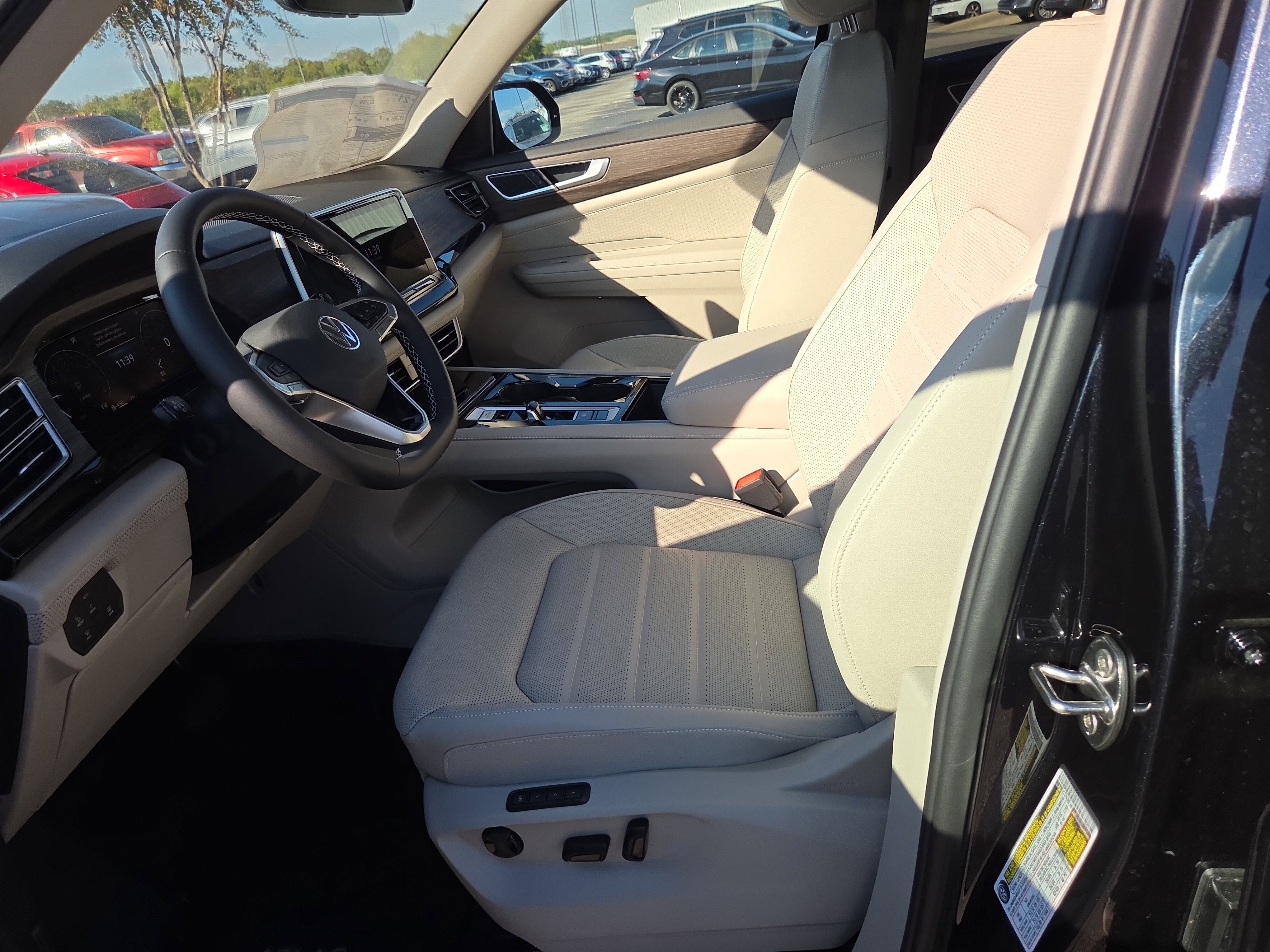 New 2026 Volkswagen Atlas SEL image 4