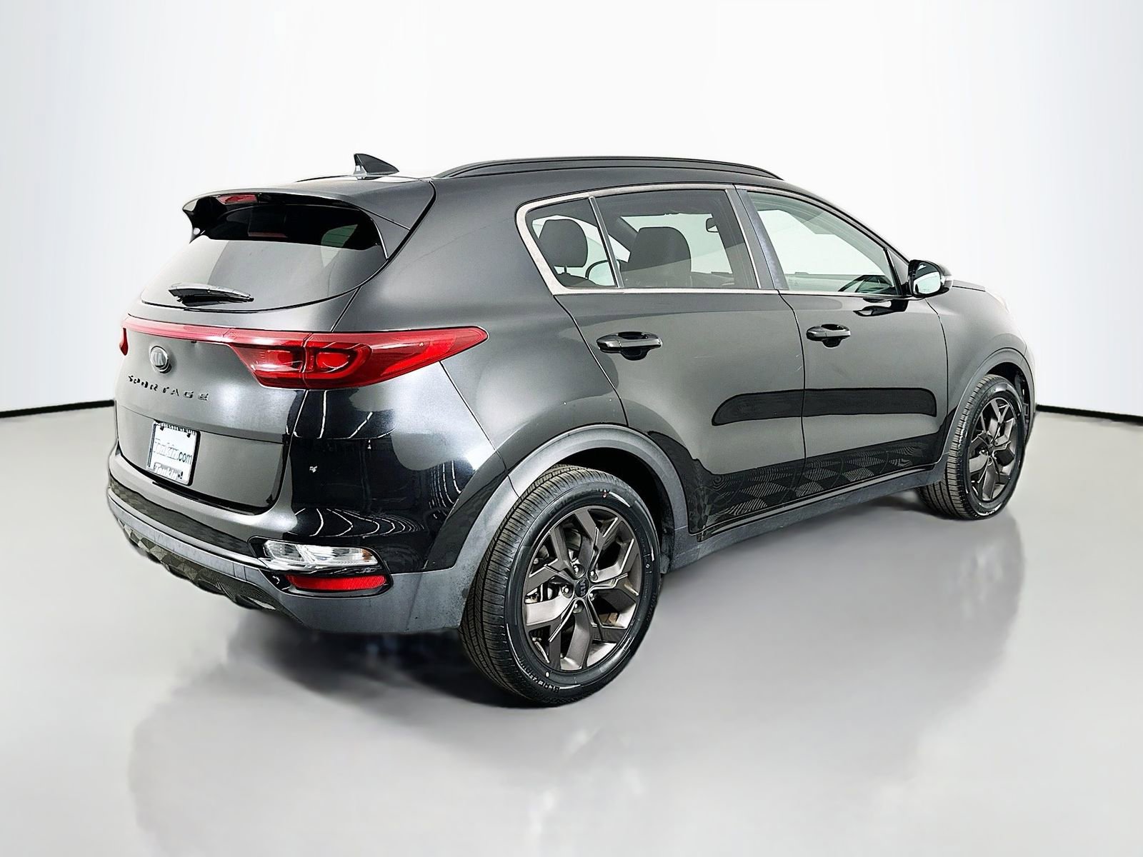 Used 2022 Kia Sportage Nightfall Edition image 7