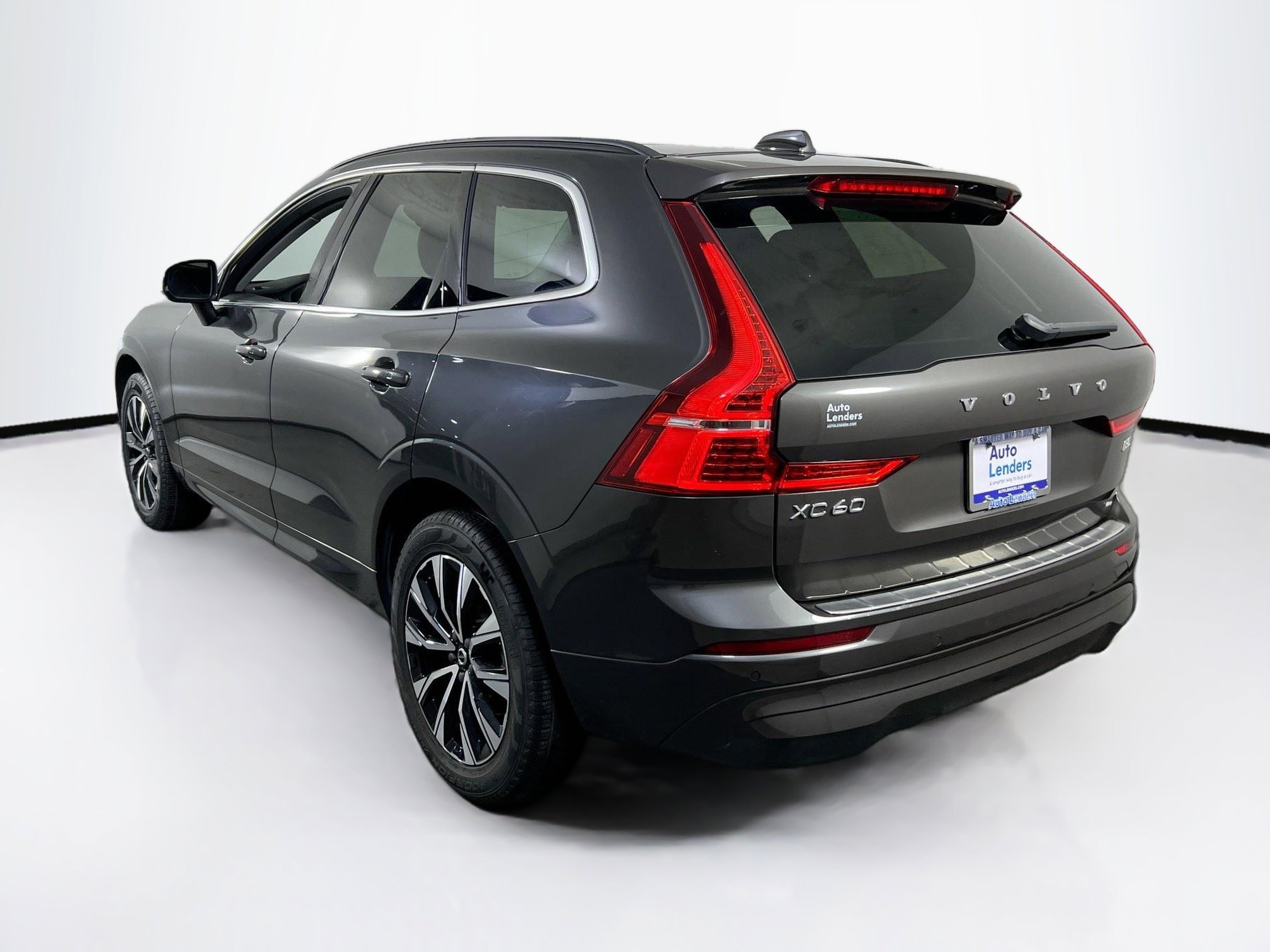 Used 2023 Volvo XC60 B5 Core w/ Protection Package Premier image 7