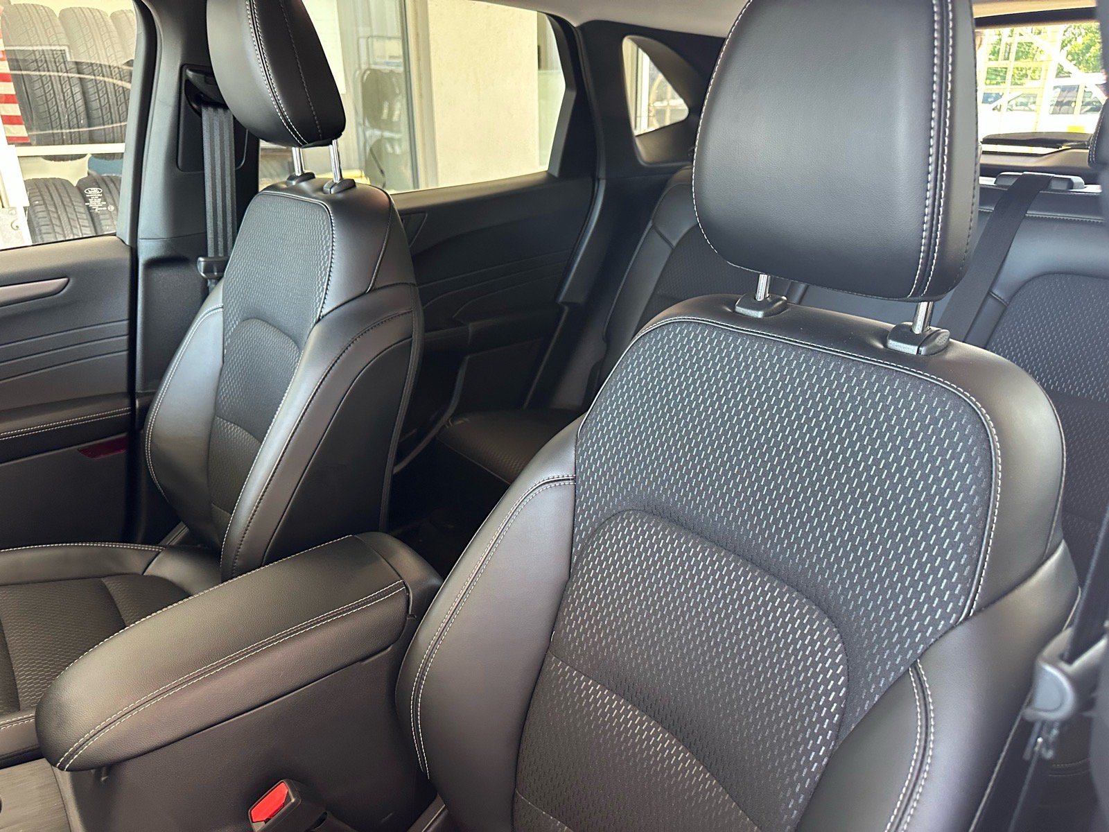 Certified 2026 Ford Escape SE FWD image 18