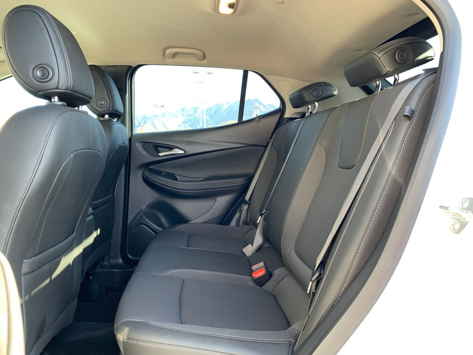 Used 2025 Buick Encore GX Preferred image 23