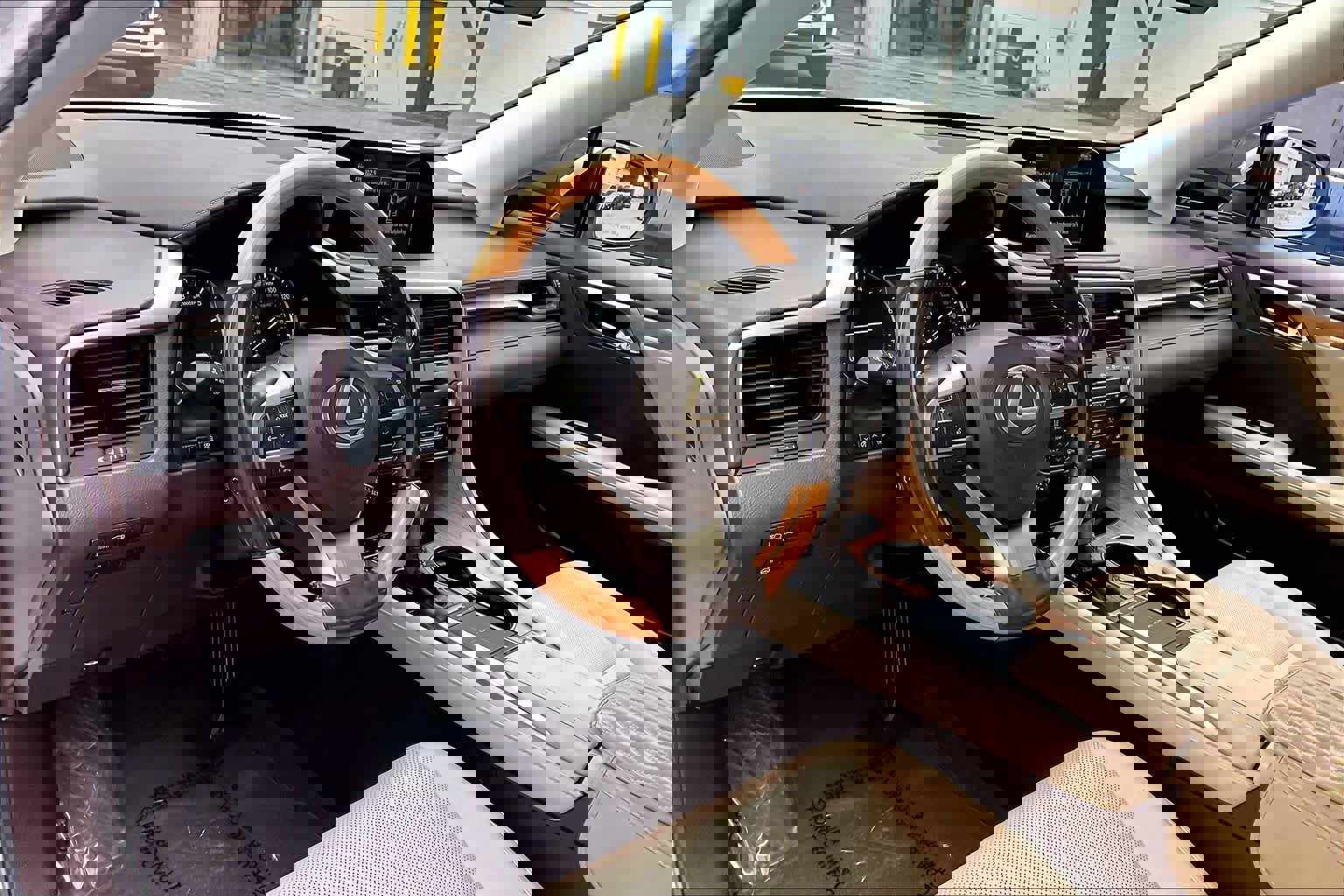 Used 2020 Lexus RX 350L image 16