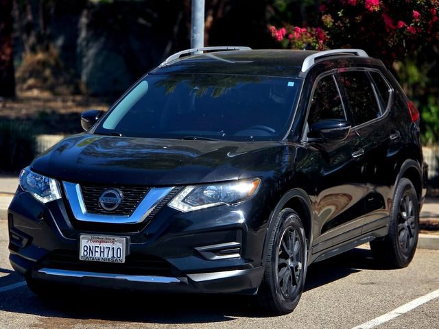 Used 2020 Nissan Rogue SV image 4