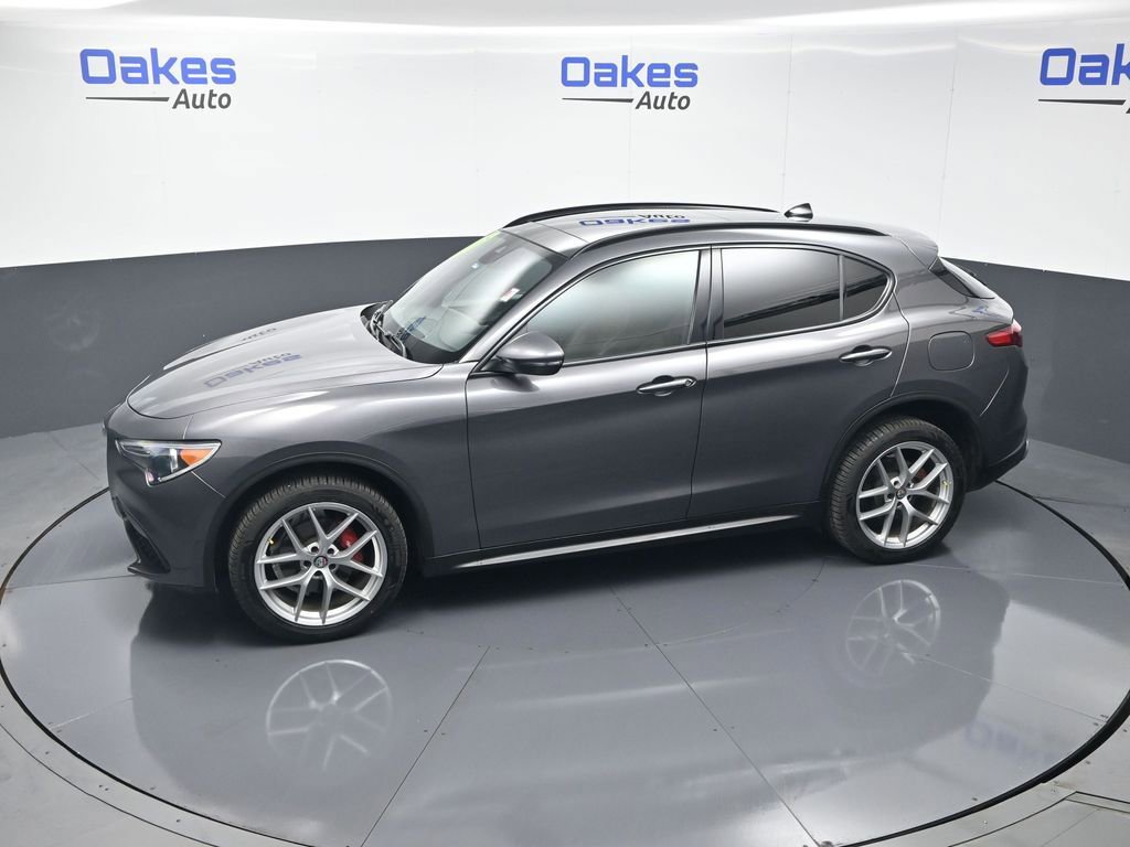 Used 2018 Alfa Romeo Stelvio Ti Sport image 51