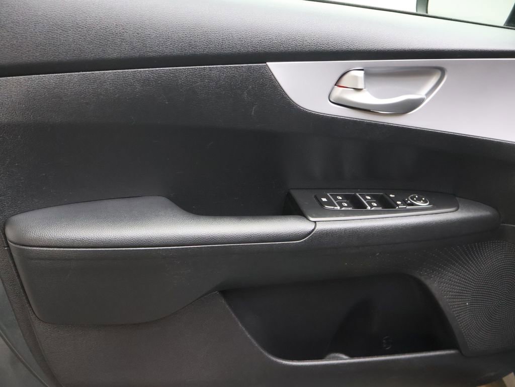 Used 2024 Kia Forte LXS image 16
