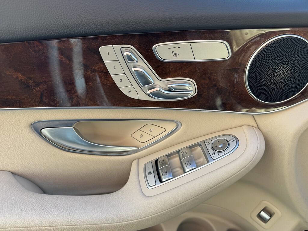 Used 2016 Mercedes-Benz GLC 300 w/ Multimedia Package image 19