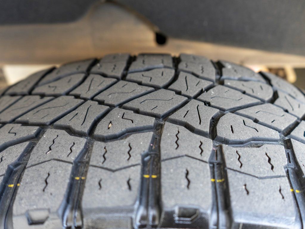 Used 2024 GMC Sierra 1500 AT4 w/ AT4 Preferred Package image 39