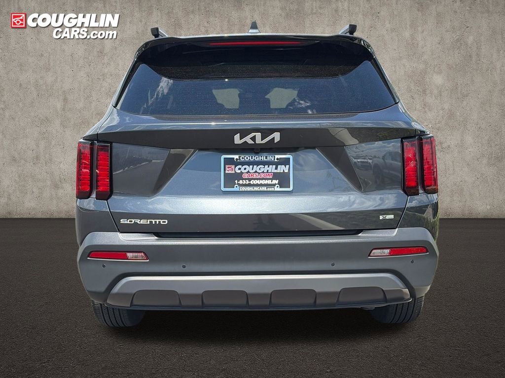Used 2023 Kia Sorento S w/ Panoramic Sunroof Package AWD/4WD image 6