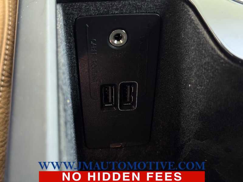 Used 2017 Volvo XC90 T6 Momentum w/ Vision Package image 40