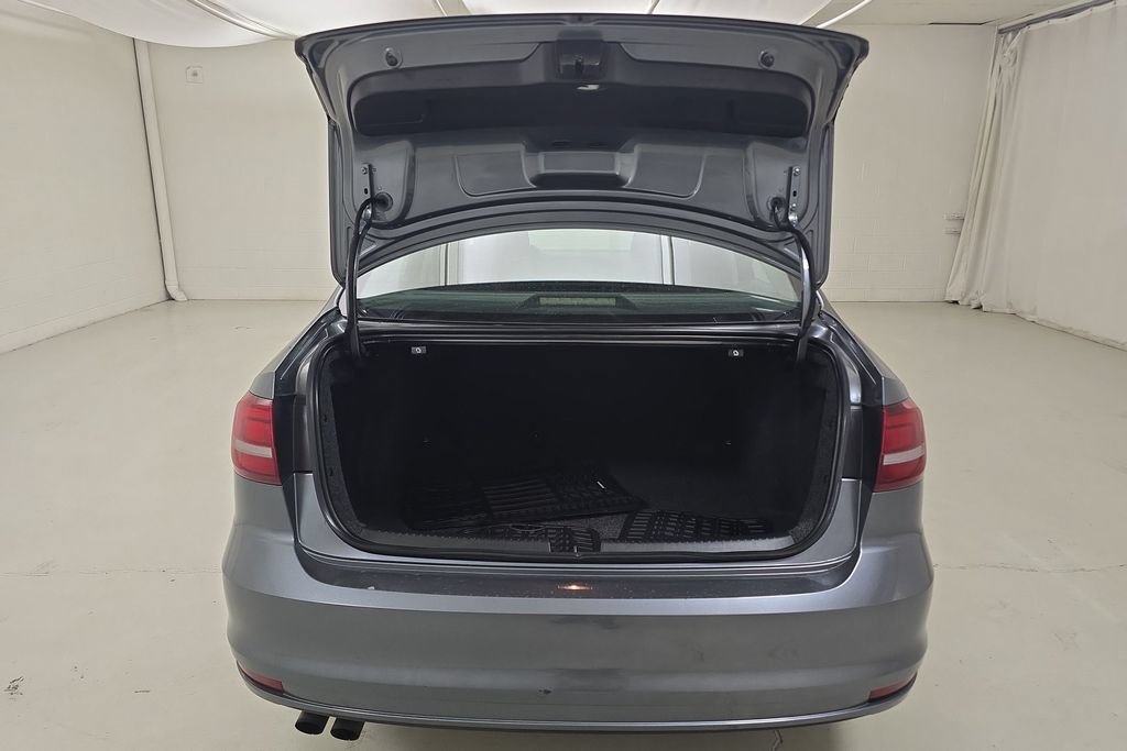 Used 2016 Volkswagen Jetta SE FWD image 26