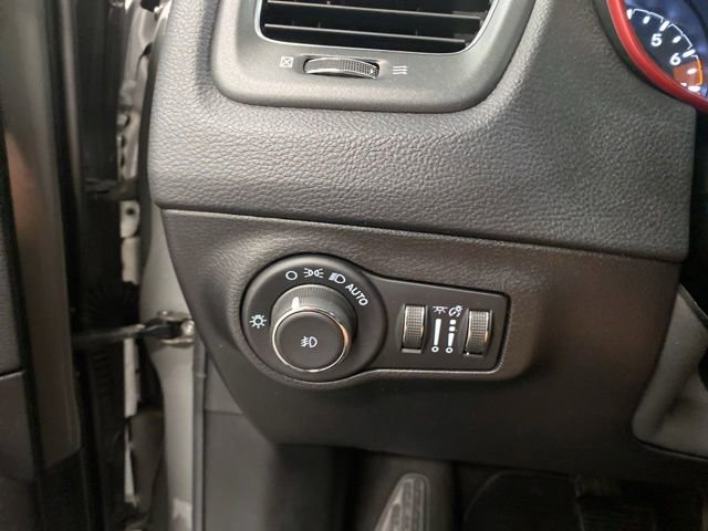 Used 2021 Jeep Compass Trailhawk AWD/4WD image 17