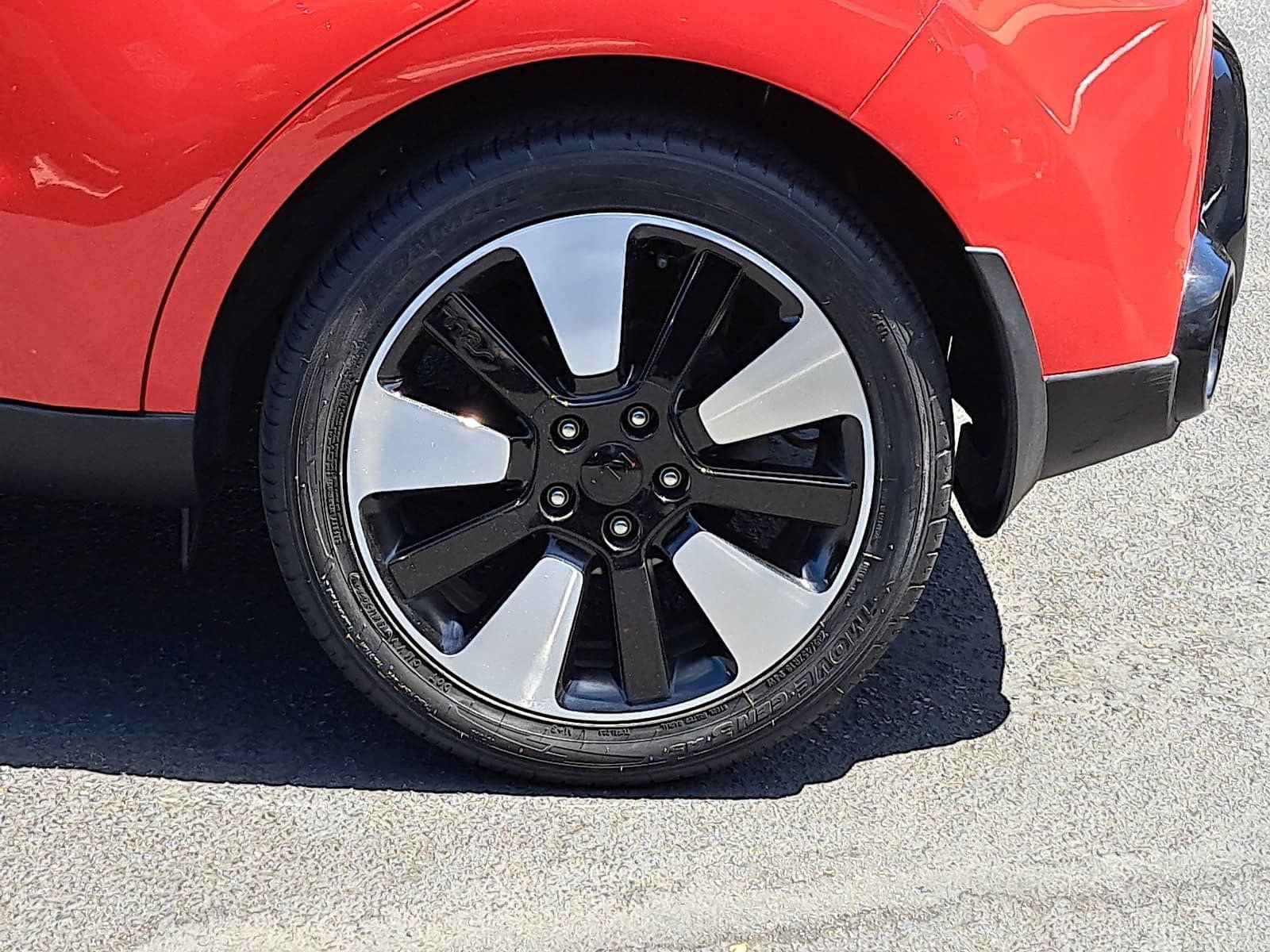Used 2016 Kia Soul + w/ Designer's Package FWD image 32