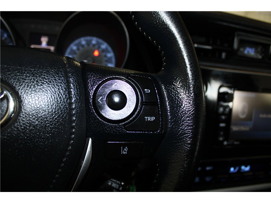 Used 2018 Toyota Corolla iM w/ All-Weather Mat Package image 28