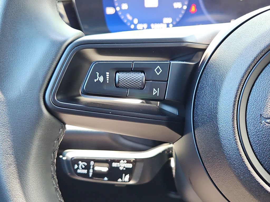 Certified 2025 Porsche Macan 4 Electric AWD/4WD image 30