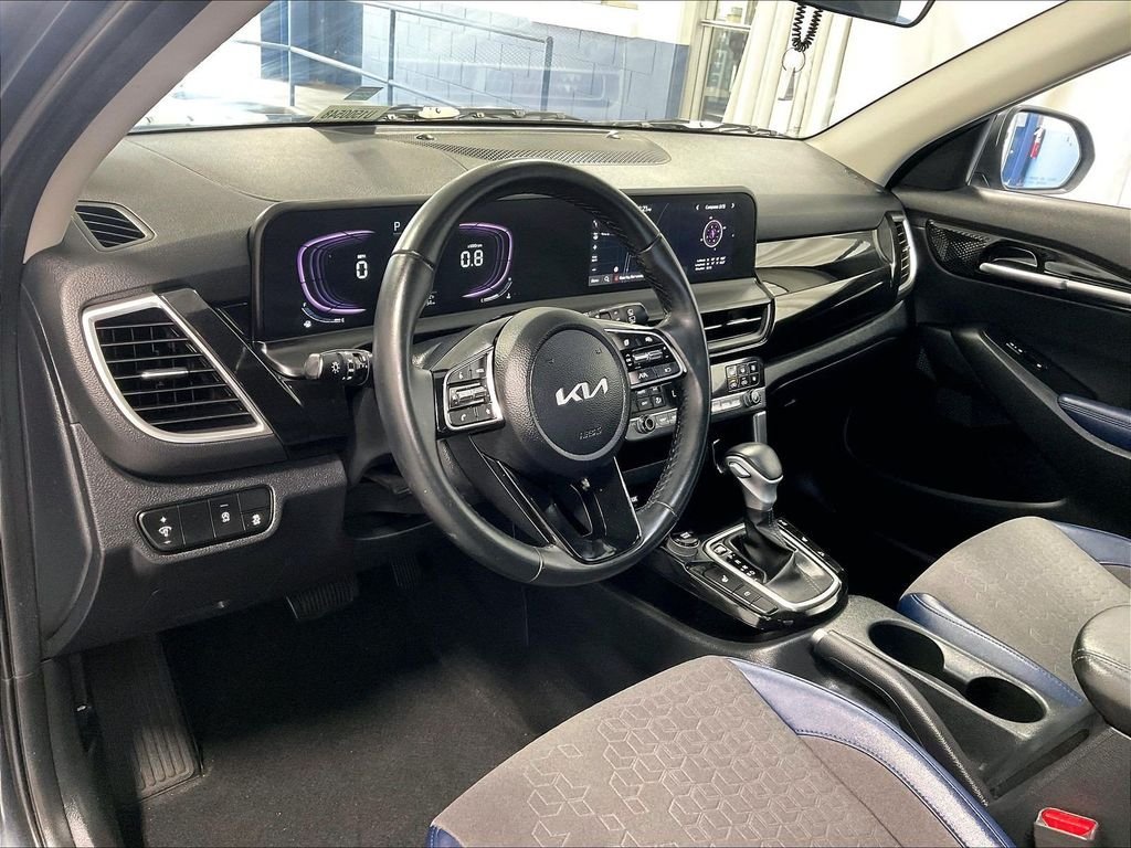 Used 2025 Kia Seltos S AWD/4WD image 8