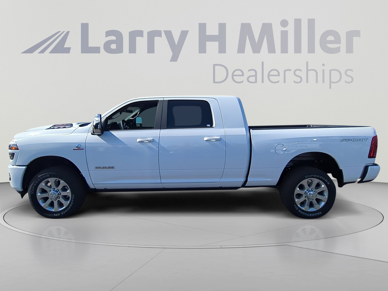 New 2026 RAM 2500 Laramie AWD/4WD image 2