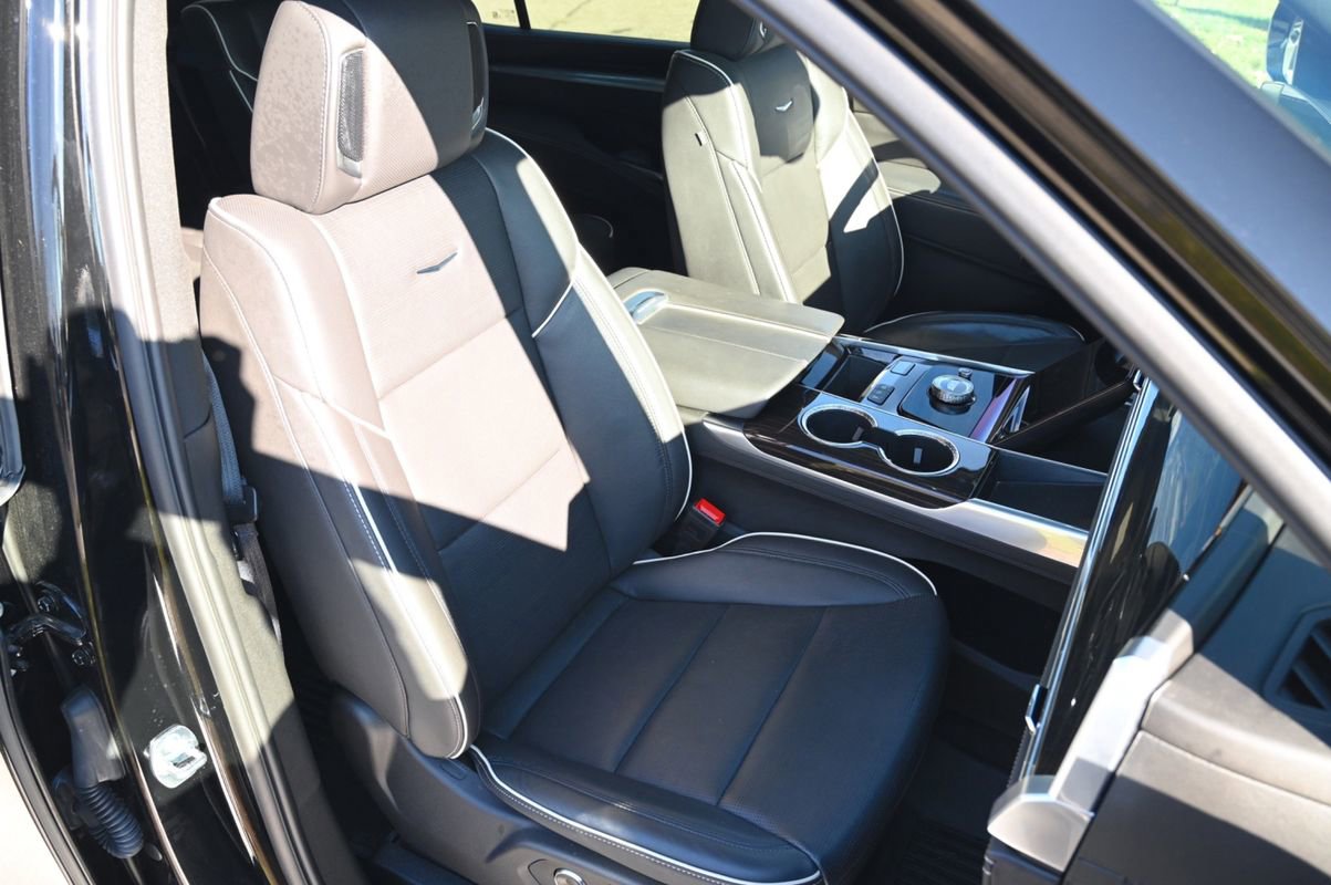 Used 2025 Cadillac Escalade Premium Luxury w/ LPO, Floor Liner Package image 53