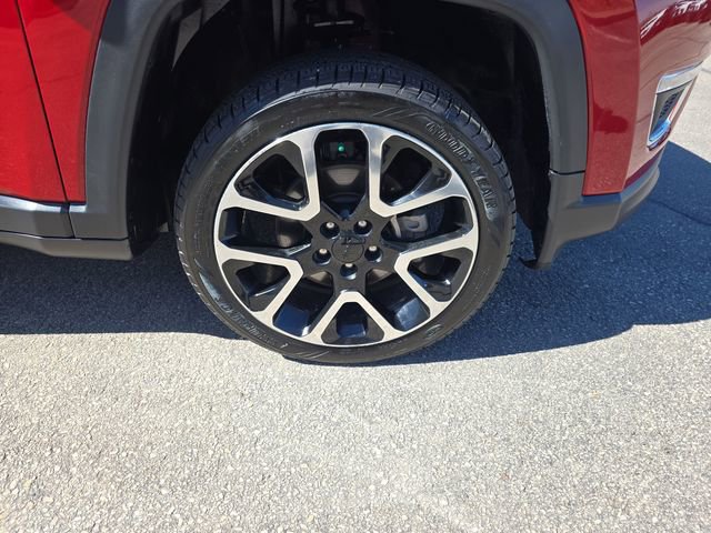 Used 2018 Jeep Compass Limited w/ Navigation Group AWD/4WD image 17