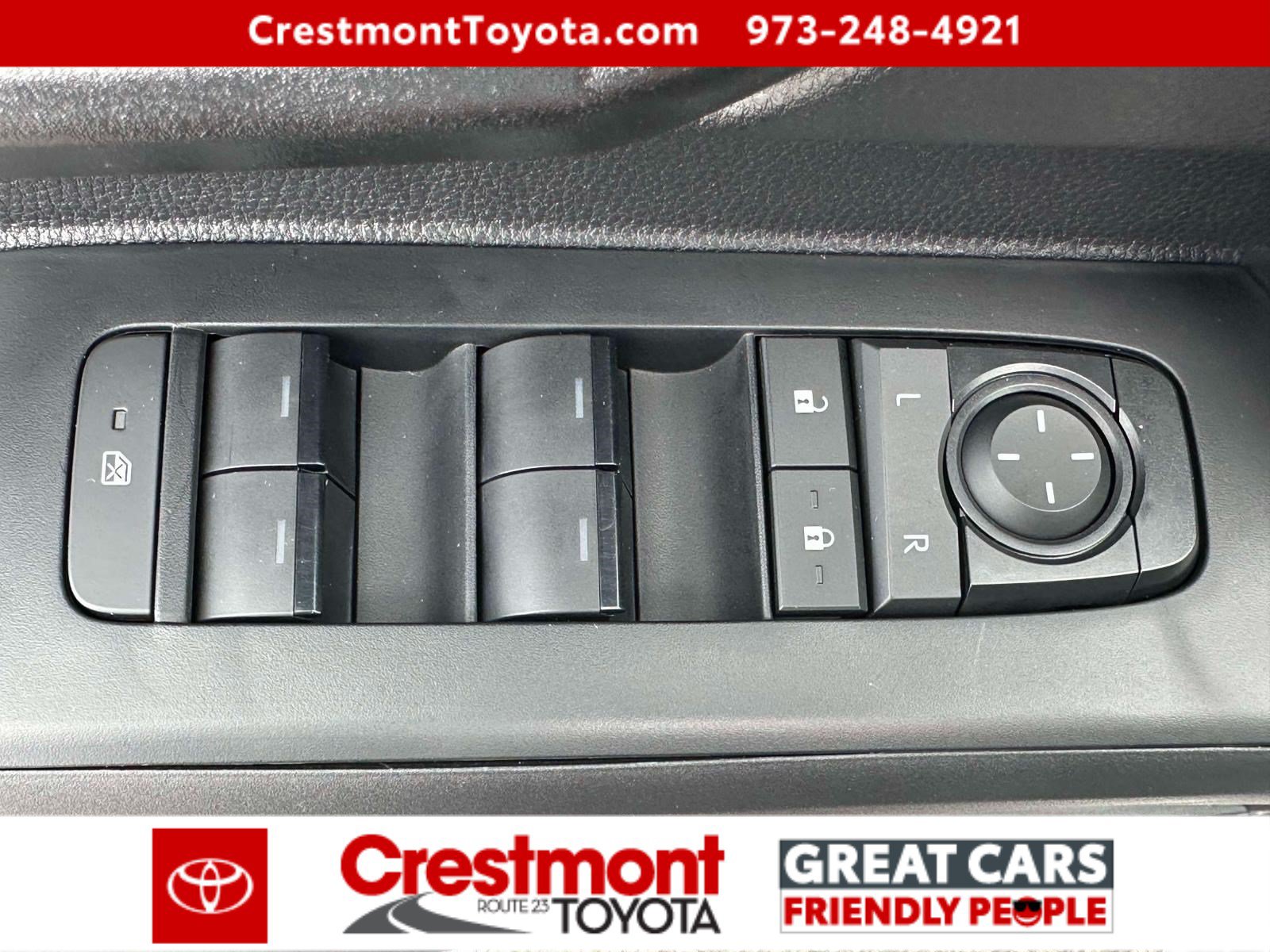 Certified 2025 Toyota Tacoma SR5 AWD/4WD image 12