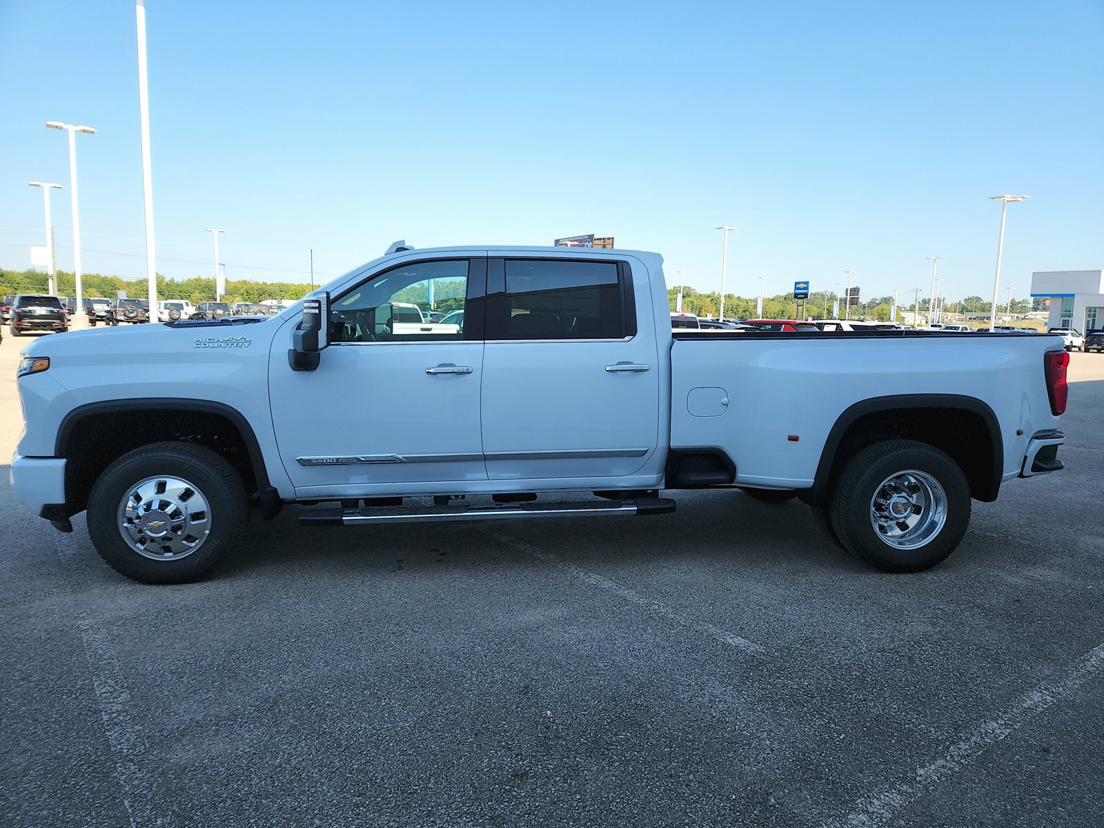New 2026 Chevrolet Silverado 3500 High Country w/ High Country Premium Package AWD/4WD image 6