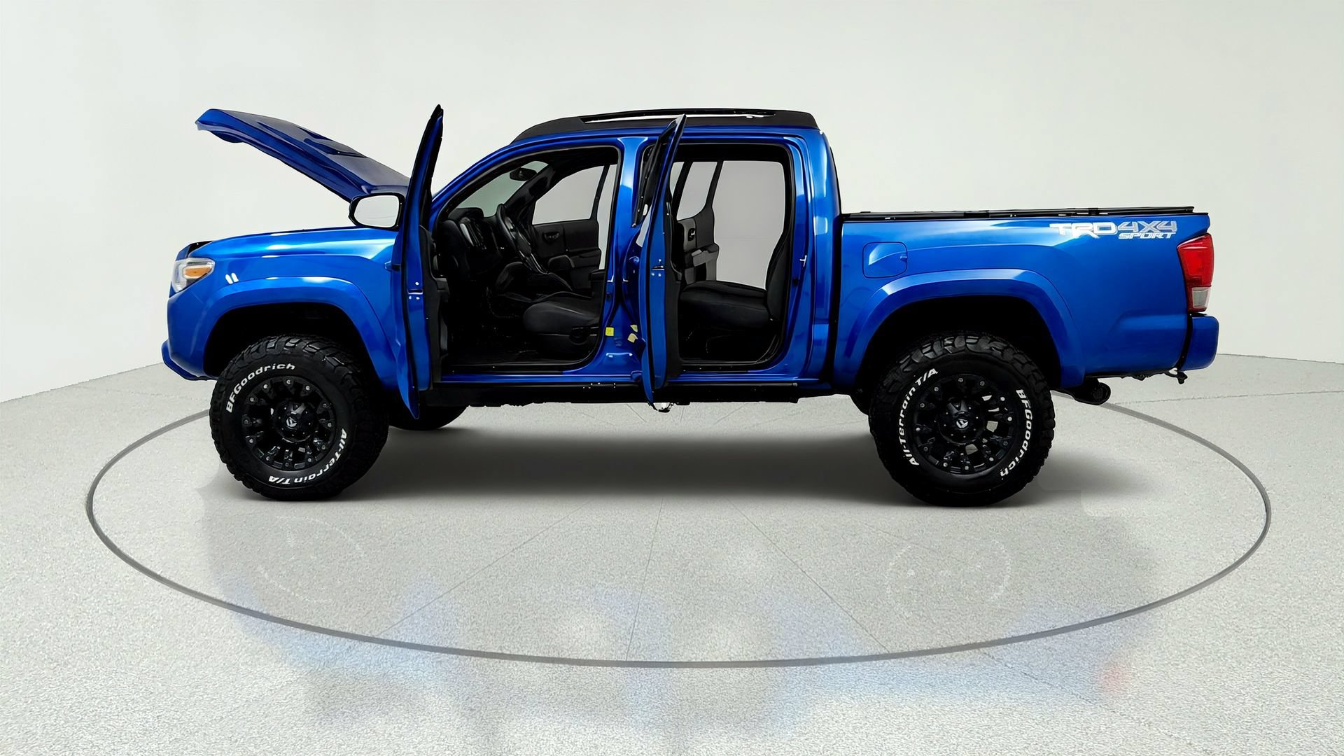 Used 2017 Toyota Tacoma TRD Sport AWD/4WD image 10