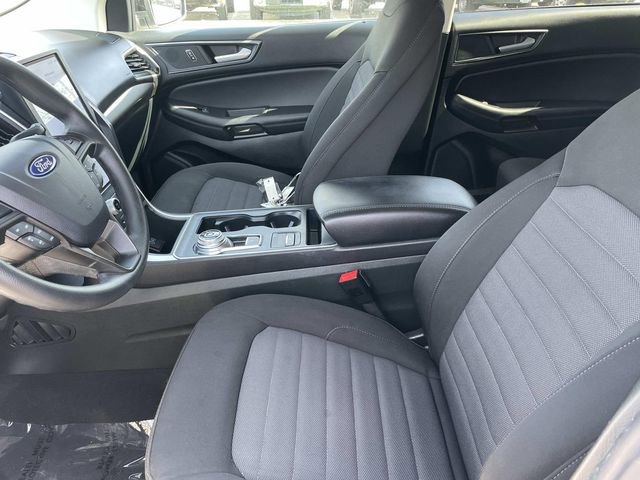 Certified 2024 Ford Edge SE w/ Black Appearance Package image 4
